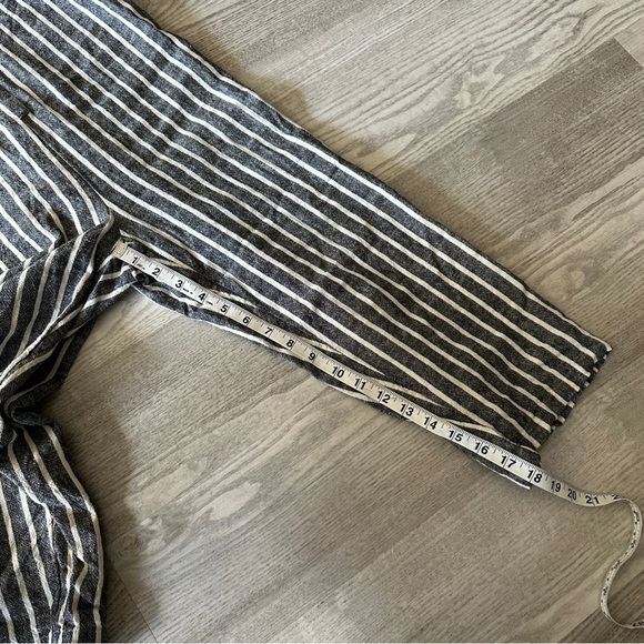 Abound Nordstroms Gray White Striped Button Down Jumpsuit Small - Picture 8 of 8
